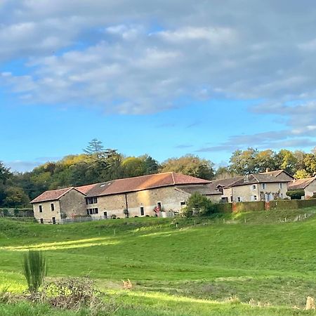Domaine De Montmery Sa Piscine Son Jardin Ses Espaces Ambazac Zewnętrze zdjęcie