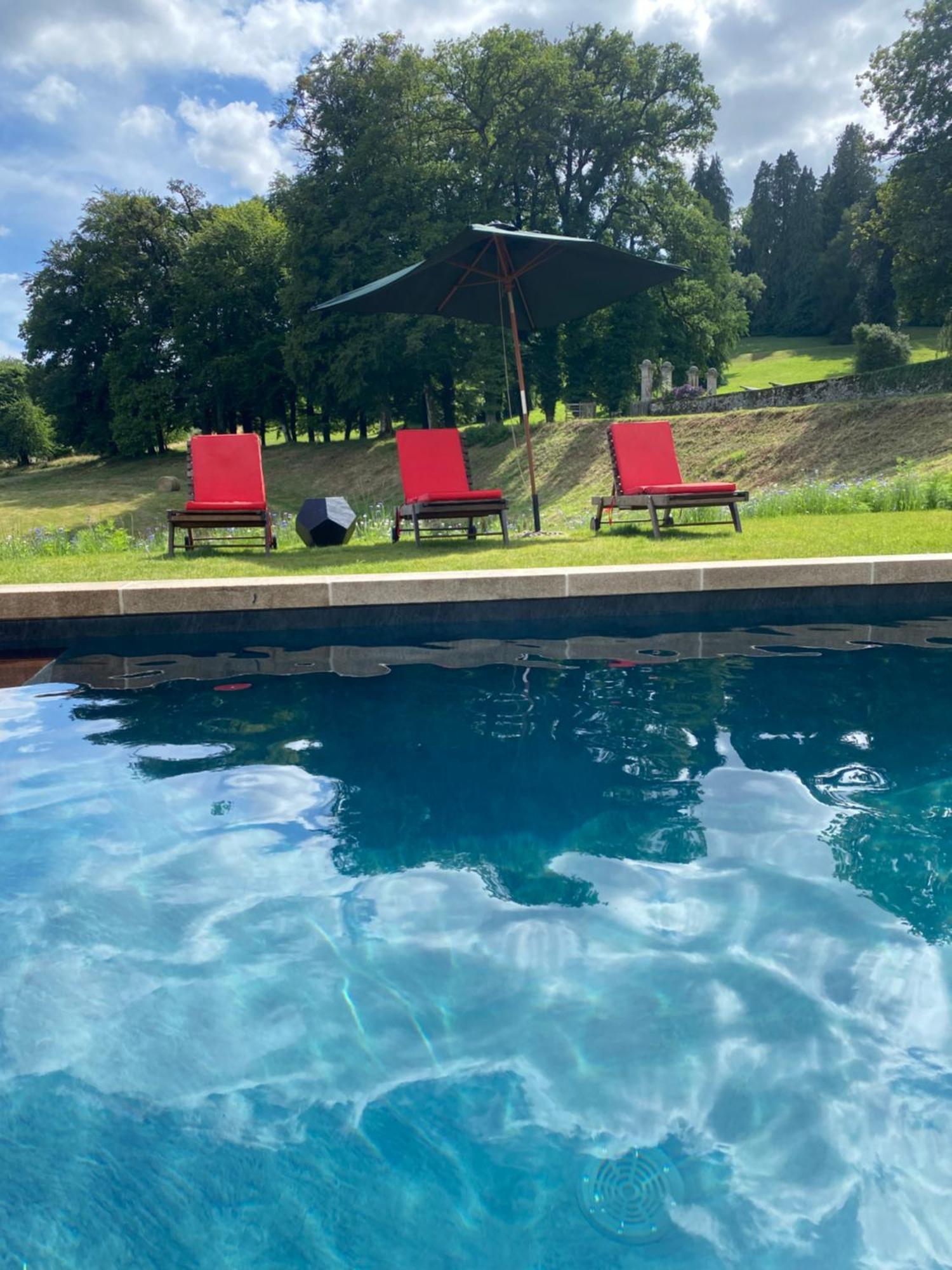 Domaine De Montmery Sa Piscine Son Jardin Ses Espaces Ambazac Zewnętrze zdjęcie