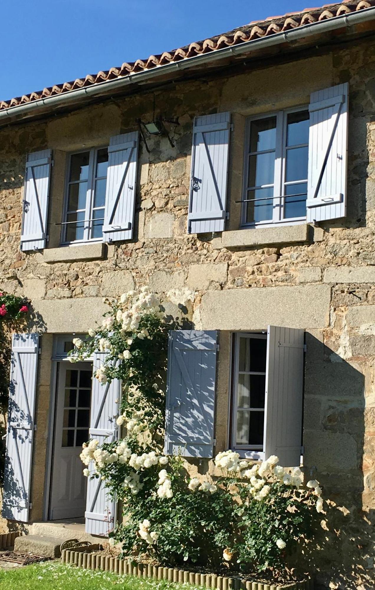 Domaine De Montmery Sa Piscine Son Jardin Ses Espaces Ambazac Zewnętrze zdjęcie