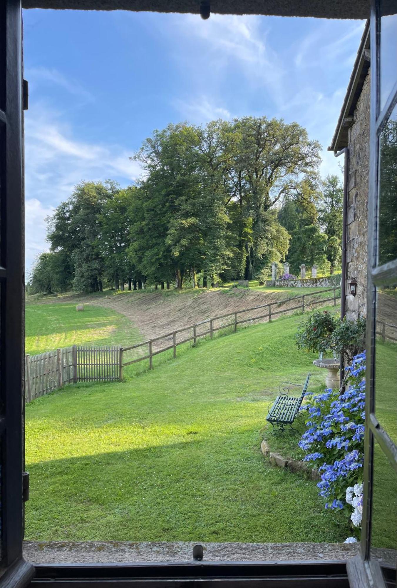 Domaine De Montmery Sa Piscine Son Jardin Ses Espaces Ambazac Zewnętrze zdjęcie